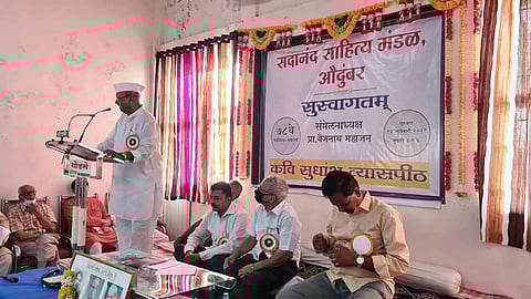महान पुरुषामागे एक स्त्री असते, पण ती पत्नीच असते असं नाही; श्रीनिवास पाटलांच्या वक्तव्याने गाेंधळ