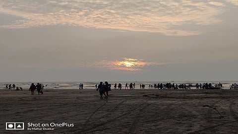 श्रीवर्धन समुद्रकिनार्!यावर नववर्षासाठी पर्यटक मोठ्या संख्येने येत असतात.