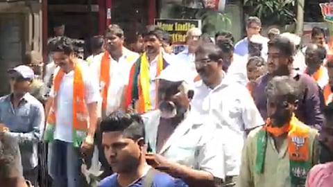 Citizens' spontaneous response to Siddharth Shirole campaigning march
