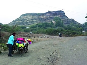 The villagers are furious when they realize that Sabargad natural hills have also been sold