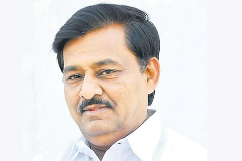 लोकमंगल पतसंस्था देणार करमाळ्यातील 100 डॉक्टरांना पीपीई किट