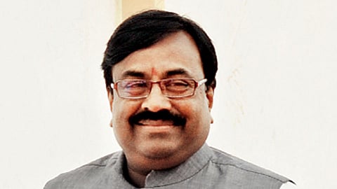 मुनगंटीवार, राजीनामा द्या