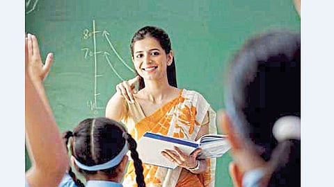 #शिक्षकदिन : मुलांना प्रेरित करतो तो उत्तम शिक्षक