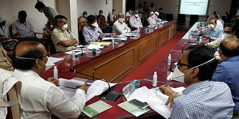 No more zoning zones should be added, Health Minister Rajesh Tope told the administration akola marathi news