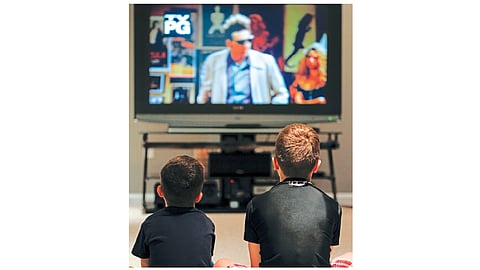 टीव्ही टाळता येत नसेल तर...