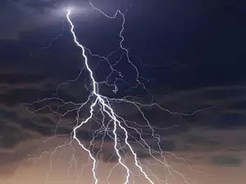 Farmers die due to lightning strike