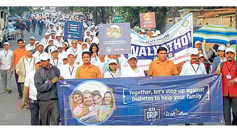 प्राधिकरण - जागतिक मधुमेह दिनानिमित्त रोटरी क्लब ऑफ निगडी, रोटरी क्लब ऑफ प्राधिकरण, इंडियन मेडिकल असोसिएशन पिंपरी-चिंचवड, भोसरी शाखा यांच्या वतीने ‘वॉकेथॉन २०१८’मध्ये सहभागी नागरिक.