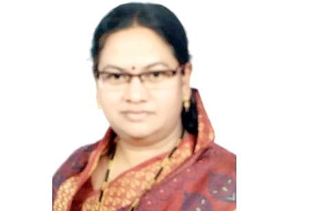 suchita madavi got success even in very poor financial condition in deoli of wardha