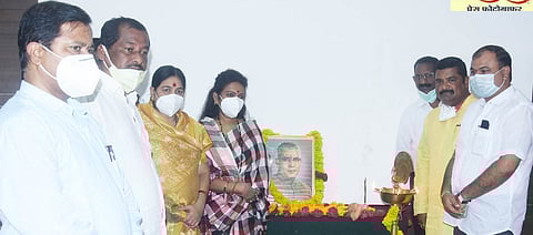 नांदेड जिल्हा परिषदेत कृषीदिन साजरा