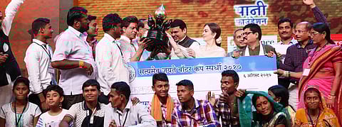 ३७६ लोकसंख्येचं काकडदरा कसं झालं पाणीदार?