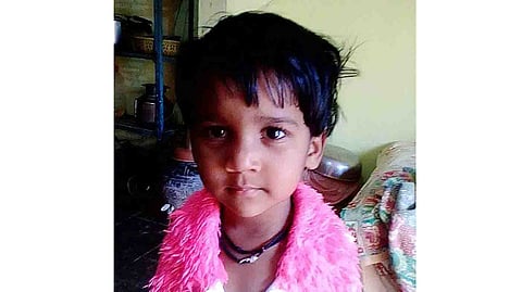 धक्कादायक...आईची पाठ फिरताच बालिका दारातून बेपत्ता !