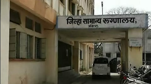 Dinesh Rohankar Blames hospital about his wifes death in Bhandara