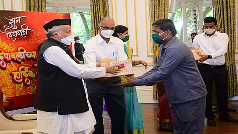 आदिवासी महिलांनी तयार केलेल्या आकाश कंदिलांनी उजळणार राजभवन