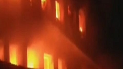 भिवंडीत कापड डाईग कंपनीला भीषण आग; कापडाचे तागे व मशिनरी जळून खाक