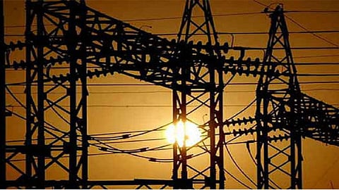 Powercut: रायगडमध्ये बत्ती गुल; निम्म्या जिल्ह्यात वीजपुरवठा खंडित