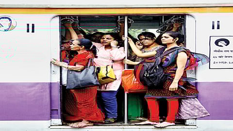 रेल्वे प्रशासन सज्ज परंतु राज्य सरकारकडून नियमावलीची दिरंगाई