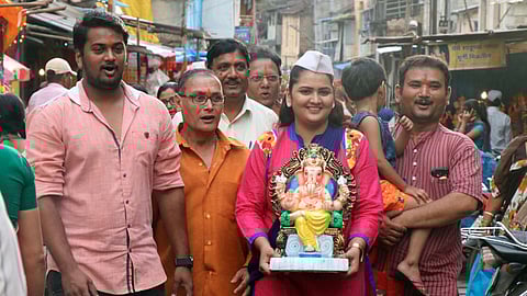 या रे या, सारे या, गजाननाला आळवू या...!