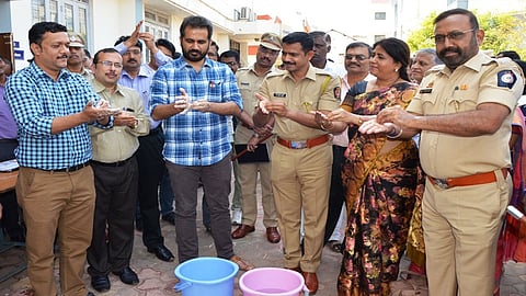 We Care नक्की पहा Video : हात स्वच्छ धुण्याचे सात प्रकार