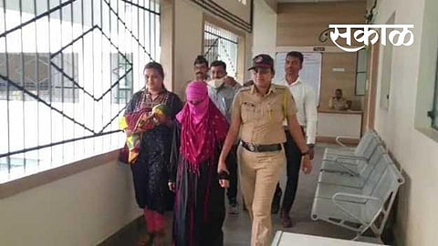 4 month baby kidnapped from chakan rescued from Beed one woman arrested
