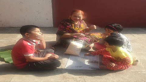 काळजाला भिडतेय स्मशानातील 'माया'