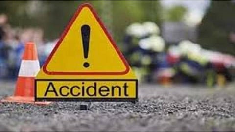 An ST bus has met with an accident at Dapoli Kelshi this morning