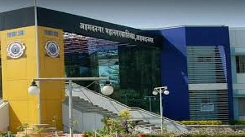 Ahmednagar Municipal Corporations budget of Rs 685 crore has been presented before the Standing Committee