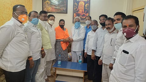 Why did Shivsena Nagar liaison chief Bhau Koregaonagar go to Parner and meet Auty