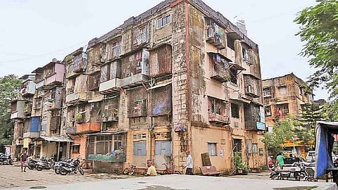 ''वरळी बीडीडी पुनर्विकासातील नवीन टॉवरच्या उंची कमी ठेवा''