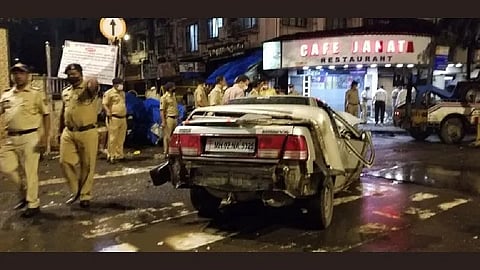 क्रॉफर्ड मार्केट अपघातः अपघातावेळी नेमकं काय झालं?,चालकानं केला 'हा' दावा