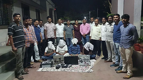 IPL Team Sangola Mobile Car with 39 Lakh Seized