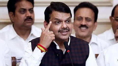 घंटानाद आंदोलनाची छायाचित्रे पाहिल्यावर समजलं की...शिवसेनेचा भाजपला चिमटा