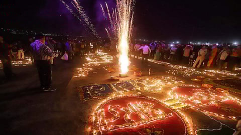 कोरोना दिवाळी! सण साजरा करण्यासाठी राज्य सरकारच्या मार्गदर्शक सूचना जारी