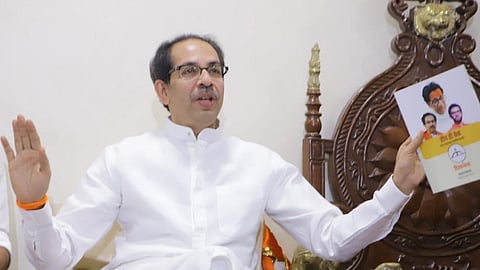 Vidhan Sabha 2019 : भविष्यात पेपर वाचण्यापुरतेच राहतील; उद्धव ठाकरेंचा राज यांना टोला