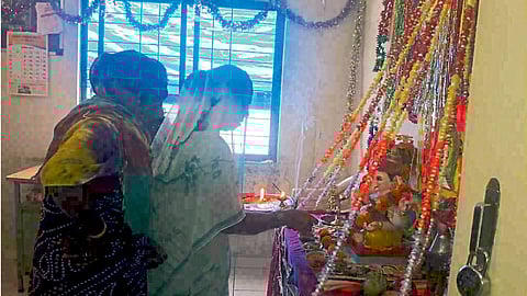 वारांगनांचा विधायक गणेशोत्सव!