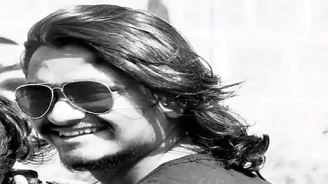 भिवंडीच्या खड्ड्यांनी घेतला आर्ट डायरेक्टरचा बळी, जागेवरच मृत्यू