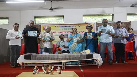 विरार ः नंदन पाटील यांच्या पुस्तकांचे प्रकाशन करताना मान्यवर.