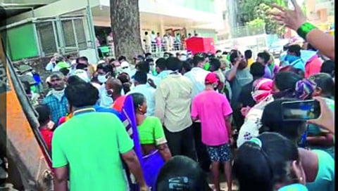 शिवाजी पार्क झोपडपट्टीतील अतिक्रमणे काढण्यास विरोध