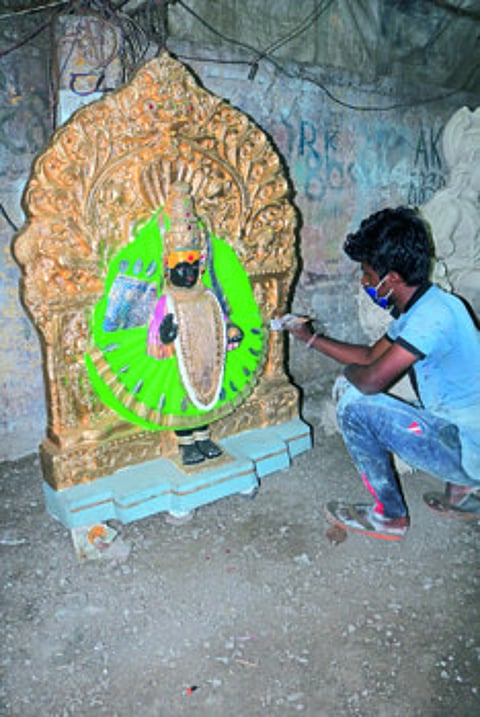 Vedha Navratri; Do not restrict the height of Durga idol