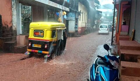 heavy rain kharepatan sindhudurg district