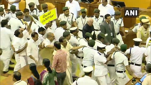 Kerala Governor Arif Mohammad Khan speech against caa udf mlas walkout