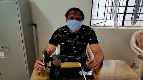 Video : इंजिनिअर, आर्किटेक्ट यांनी स्वतः बनविले अडीच हजारांहून अधिक मास्क