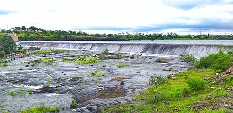 Mandhohol medium project overflow in Parner taluka