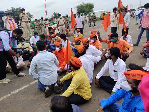 Maratha Kranti Morcha 28 people arrested on Aurangabad Ahmednagar highway
