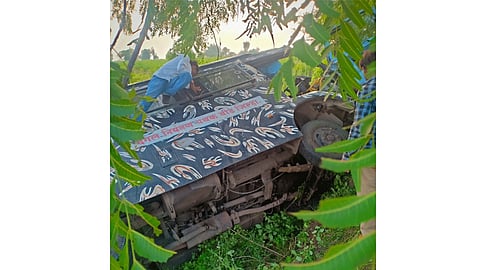 pm narendra modi rally police van accident in parali 9 Police injured