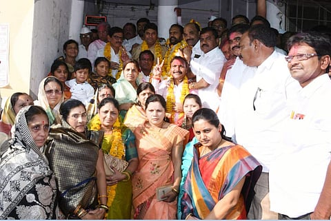 निवडी नंतर सभापतिंचा सत्कार करण्यात आला.