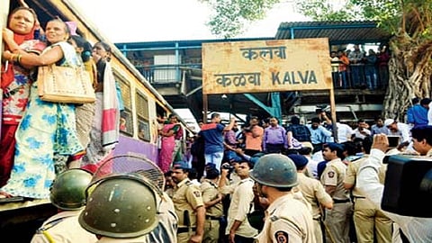 एकही लोकल नाही आमच्या कामाची!