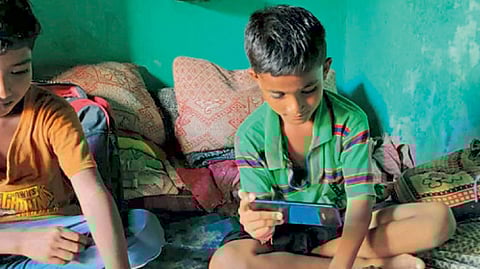 सात राज्यांतील 40 टक्के विद्यार्थ्यांकडे नाहीत डिजिटल डिव्हाईस!