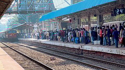 पाकीटमारांमुळे प्रवासी त्रस्त