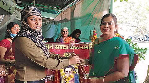 प्रीती दासने सिताबर्डीतील एनआयटी कॉप्लेक्समध्ये गॅलक्सी कन्सलटन्सी सर्व्हिसेस नावाने कंपनी उघडली होती. उच्चशिक्षित तरुणांना मोबाईल करून सरकारी नोकरी मिळवून देण्याचे आमिष दाखवून ती अनेकांना गंडा घालायची. अभियंता नवल राधेश्याम पांडे (२८) रा. वर्धा हा मार