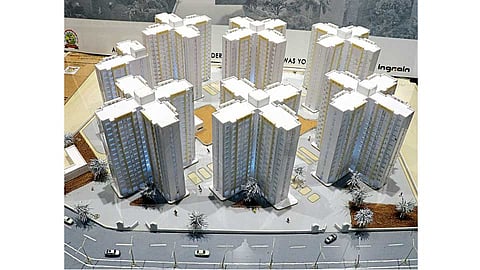 चऱ्होली - पंतप्रधान आवास योजनेअंतर्गत कोतवाल वस्तीत उभारण्यात येणाऱ्या गृहप्रकल्पाची प्रतिकृती.